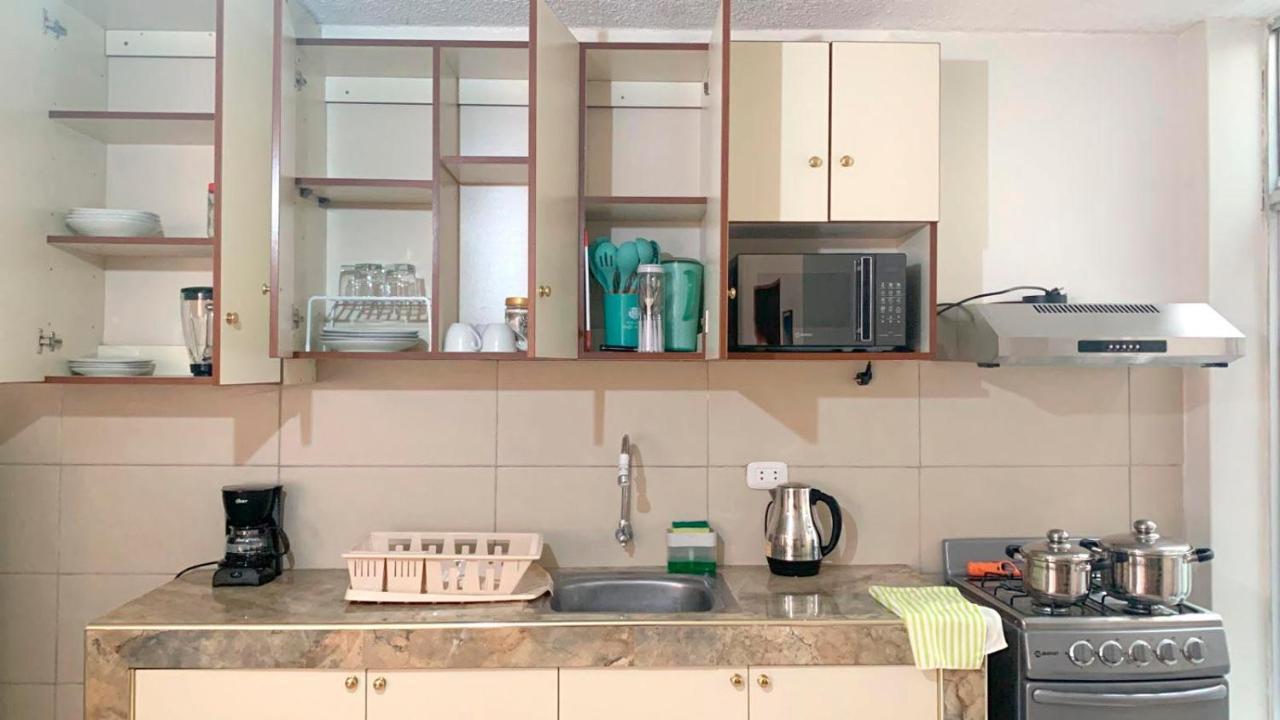 Hermoso dpto amoblado, 1 piso, wifi, terraza y cochera en San Miguel Lima Exterior foto