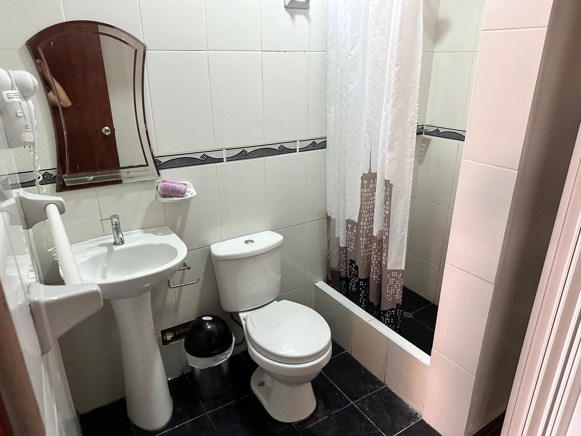 Hermoso dpto amoblado, 1 piso, wifi, terraza y cochera en San Miguel Lima Exterior foto